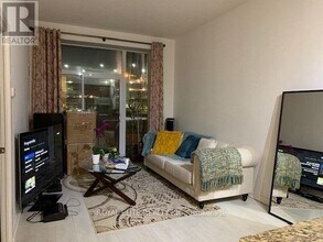 70 Forest Manor Rd in Toronto, ON - Building Photo - Building Photo