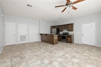 5TH E St in Weslaco, TX - Building Photo - Building Photo