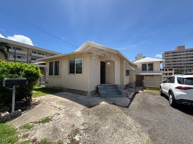 property at 1717 Kewalo St