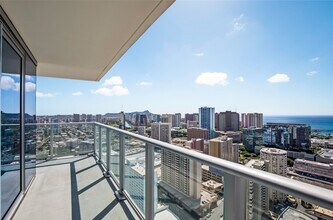 1500 Rycroft St, Unit 3719R in Honolulu, HI - Building Photo - Building Photo