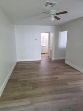 512 13th Pl, Unit 512 in Vero Beach, FL - Building Photo - Building Photo