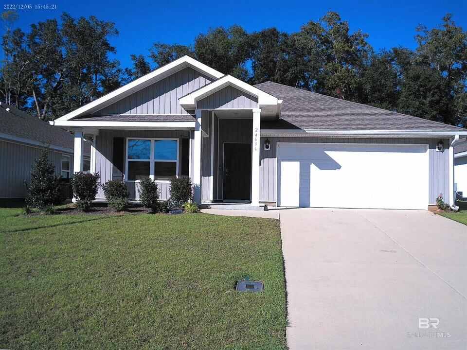 24636 Alamitos Trace Dr in Daphne, AL - Building Photo