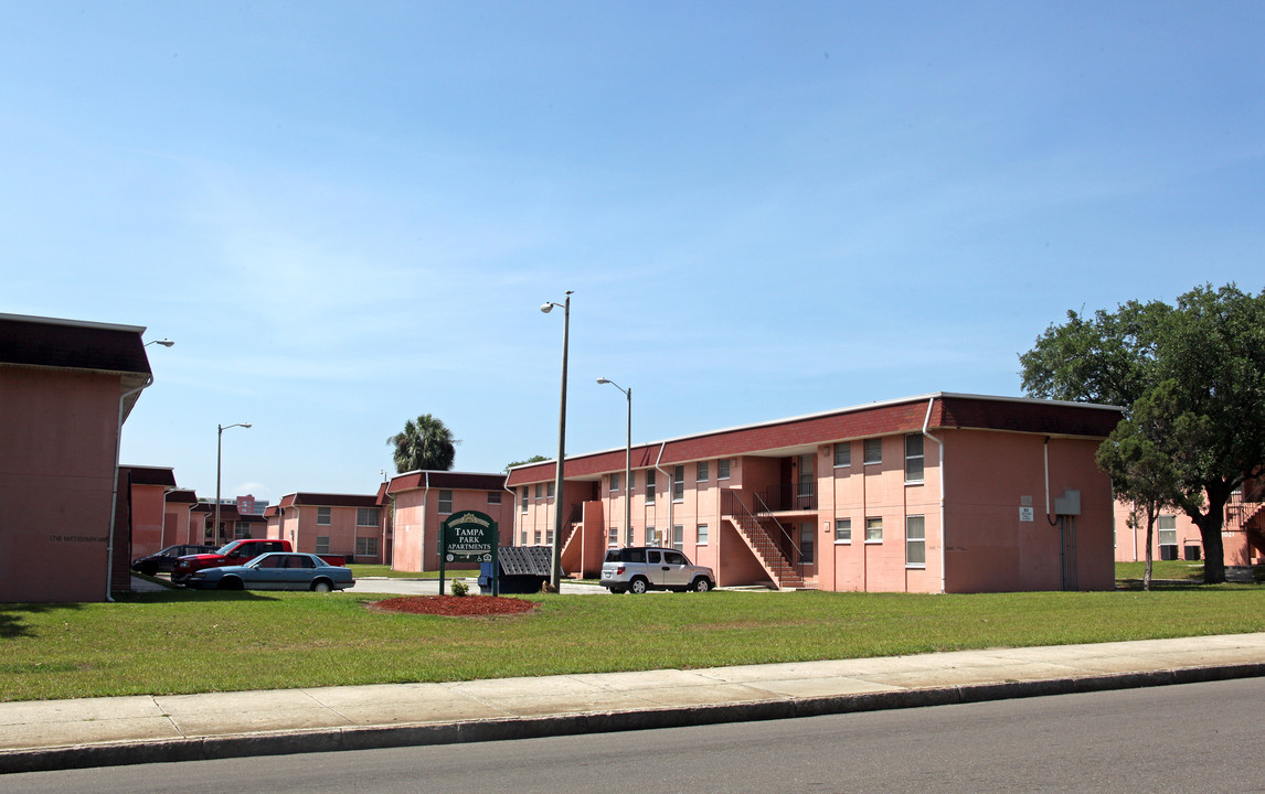 Tampa Park Apartments in Tampa, FL - Building Photo