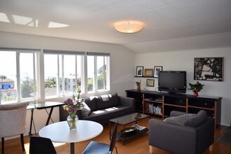 204 3rd St-Unit -A in Sausalito, CA - Foto de edificio - Building Photo