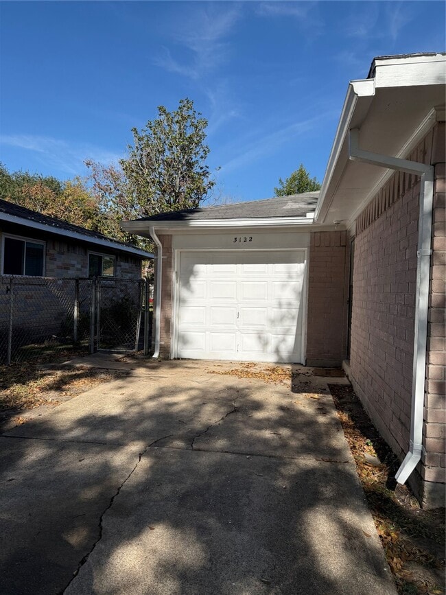 3122 Trail Lake Dr in Houston, TX - Building Photo - Building Photo