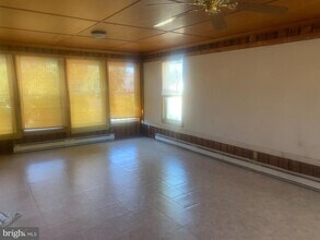 915 Stone Rd in Clementon, NJ - Building Photo - Building Photo