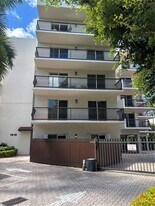 1918 Brickell Ave, Unit 101 in Miami, FL - Building Photo