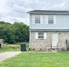 1420 Kingswood Way in Radcliff, KY - Building Photo - Building Photo