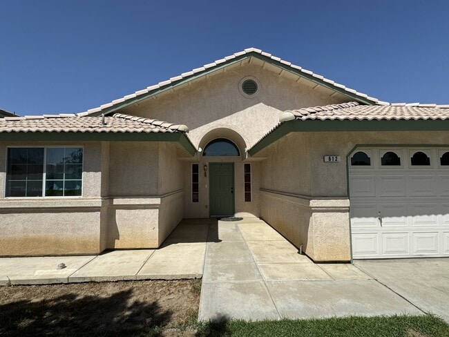 612 Calle Orlando in Arvin, CA - Building Photo - Building Photo