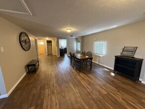 11324 Rineyville Rd in Vine Grove, KY - Building Photo - Building Photo