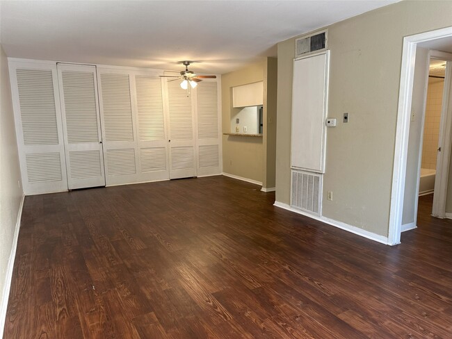 property at 3131 Cummins St