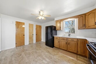 6632 Errick Rd in North Tonawanda, NY - Foto de edificio - Building Photo