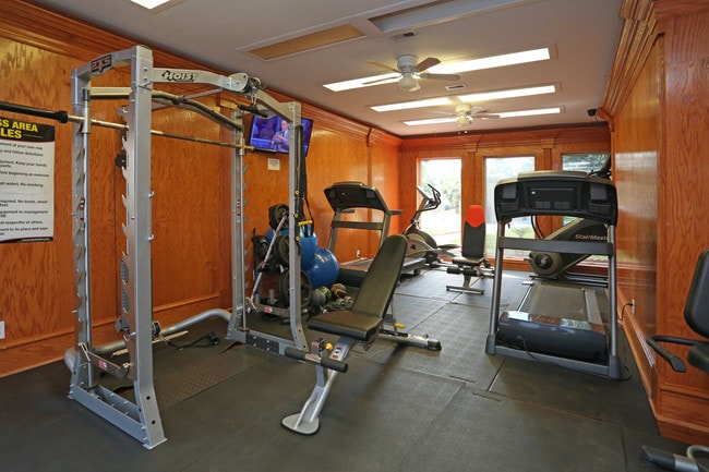 Falls of Town Park in Houston, TX - Foto de edificio - Interior Photo