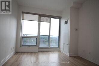 9090-19090 Yonge St in Richmond Hill, ON - Building Photo - Building Photo