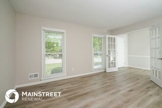 6804 Fordham Ln in Louisville, KY - Building Photo - Building Photo