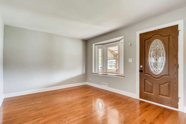 902 Middlesex Rd in Essex, MD - Building Photo - Building Photo