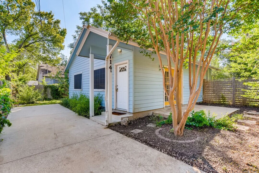 714 Harris Ave in Austin, TX - Building Photo