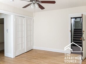 518 W Cornelia Ave, Unit 216 in Chicago, IL - Building Photo - Building Photo