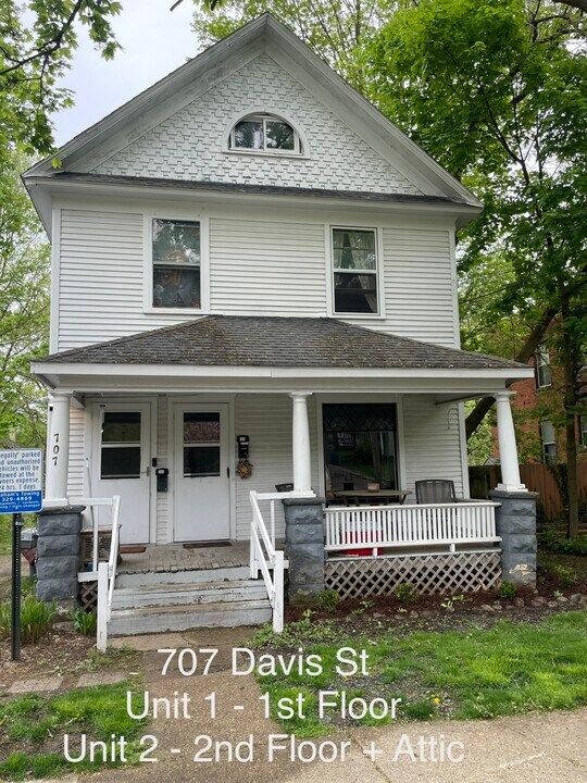 707 Davis St, Unit 1 - first floor in Kalamazoo, MI - Foto de edificio