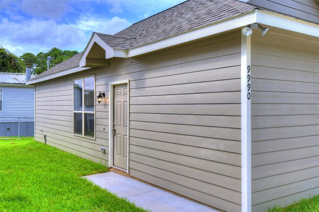 10197 Barberry St in Willis, TX - Building Photo - Building Photo