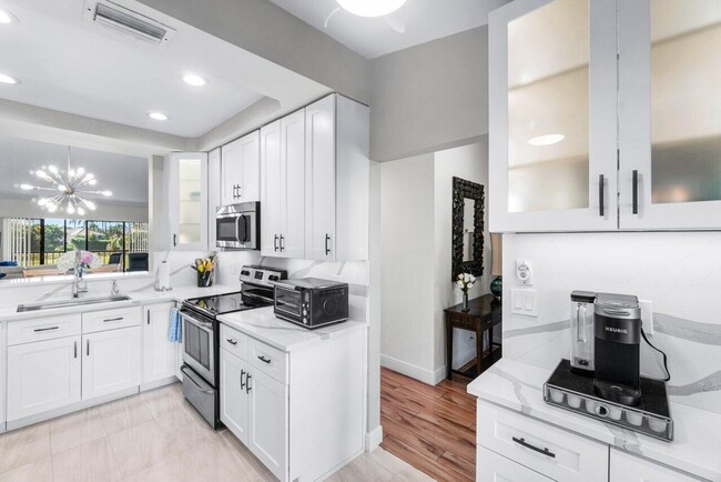5120 Golfview Ct in Delray Beach, FL - Building Photo - Building Photo