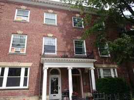 1726 Beacon St in Brookline, MA - Building Photo