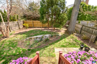 47 Indian Harbor Dr in Greenwich, CT - Building Photo - Building Photo