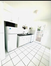 1004 N 16th Ave in Hollywood, FL - Building Photo - Building Photo