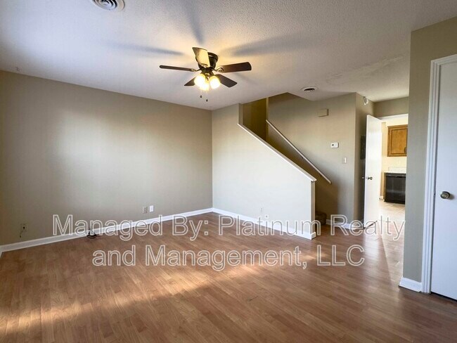 810 Golf View Pl in Clarksville, TN - Building Photo - Building Photo