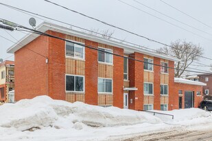 298B Montmorency Rue in Laval, QC - Building Photo