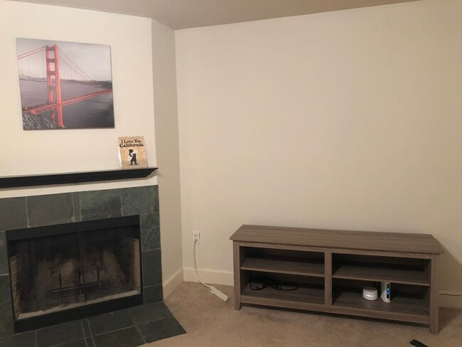 755 5th Ave NW, Unit C203 in Issaquah, WA - Foto de edificio - Building Photo