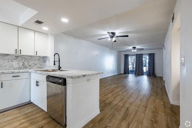 5764 S Texas Ave, Unit 2 Bedroom in Orlando, FL - Foto de edificio - Building Photo