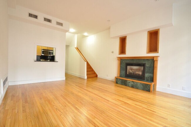 143 E 57th St in New York, NY - Building Photo - Building Photo
