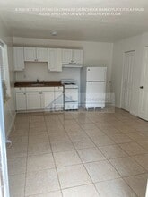5814 Taylor St in Hollywood, FL - Building Photo - Building Photo
