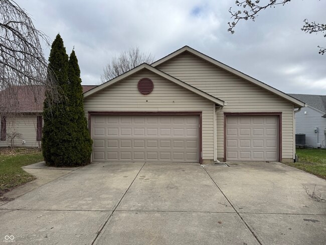 5632 Rains Ln in Indianapolis, IN - Building Photo - Building Photo