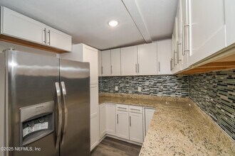 4815 Fredericksburg Ave in Jacksonville, FL - Building Photo - Building Photo