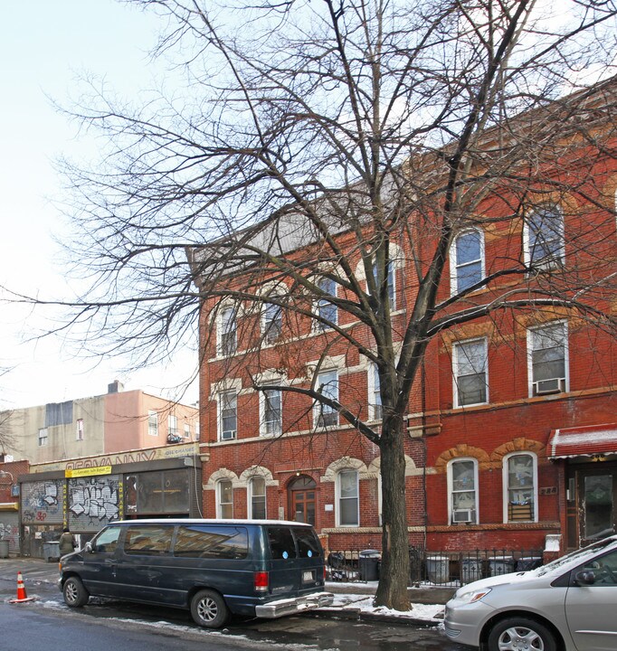 290 Himrod St in Brooklyn, NY - Building Photo