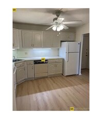 131 Coolidge Ave, Unit 122 in Watertown, MA - Foto de edificio - Building Photo