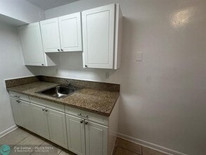 8600 NW 40th St in Coral Springs, FL - Building Photo - Building Photo