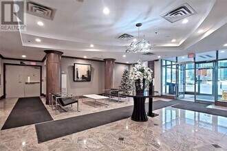 23 Oneida Crescent in Richmond Hill, ON - Building Photo - Building Photo