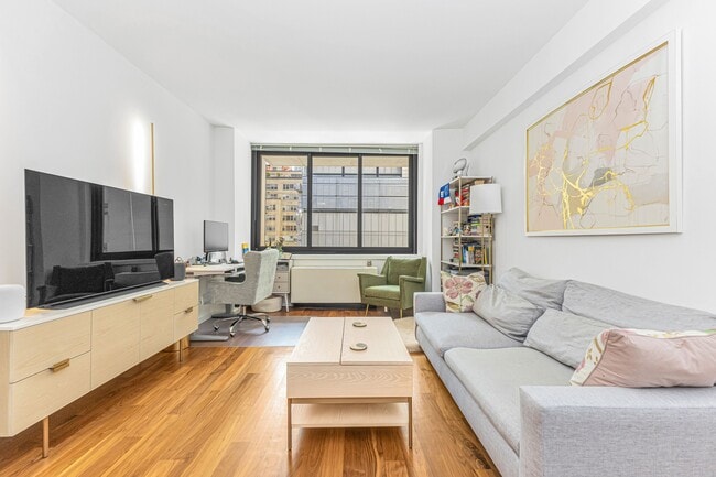 property at 515 E 72nd St