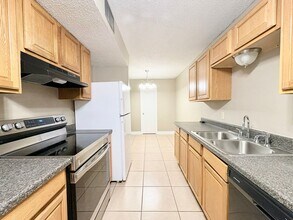 403 Fox Run Ave in Lafayette, LA - Building Photo - Building Photo