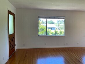 207 Kent Ave in Kentfield, CA - Building Photo - Building Photo