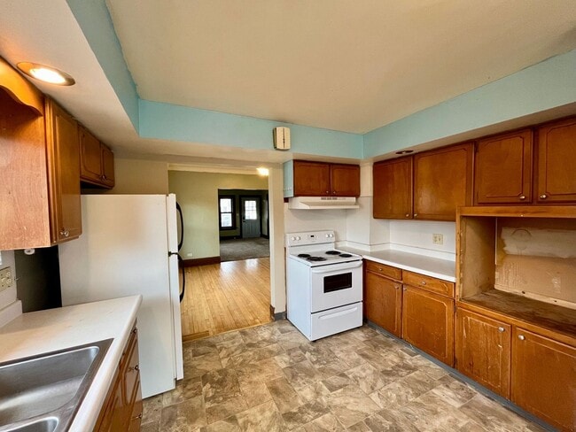 property at 1335 Prospect Ave