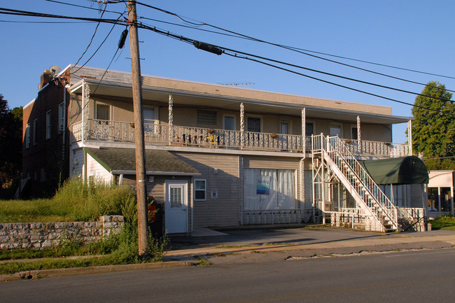 800 S 4th St in Chambersburg, PA - Building Photo - Building Photo