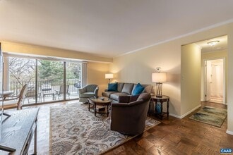 511 1st St N, Unit 313 in Charlottesville, VA - Building Photo - Building Photo