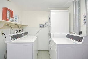 140 Kenrick St, Unit 21 in Boston, MA - Building Photo