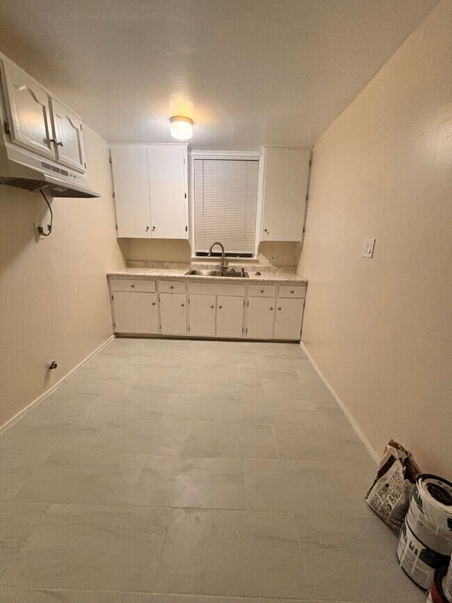 3672 S Western Ave in Los Angeles, CA - Building Photo - Building Photo