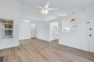 85 Bee Keeper Ct in Richmond Hill, GA - Building Photo - Building Photo