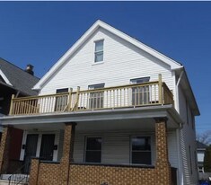 955 Royal Rd in Cleveland, OH - Building Photo